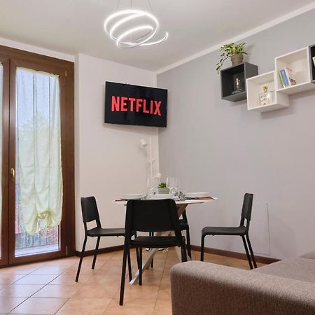 Ferienwohnung 10' From Malpensa Casa Moderna, Netflix & Wi-Fi Casorate Sempione Exterior foto